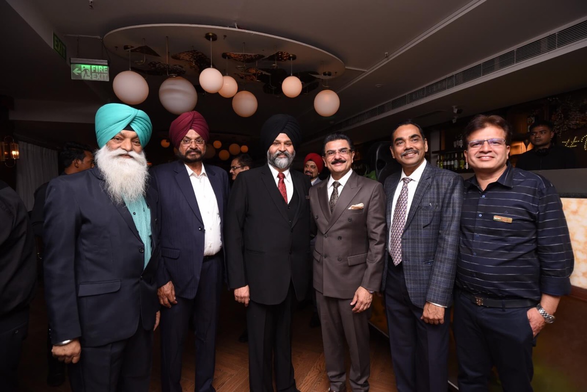 Founders networking at an I Am SME of India gathering